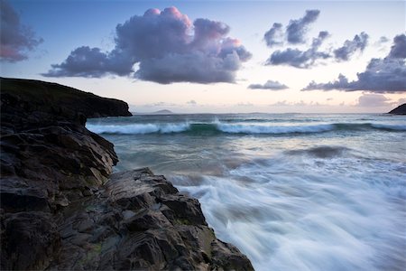 simsearch:851-02963755,k - Dunfanaghy, comté de Donegal, en Irlande ; Vagues s'écraser sur le rivage rocheux Photographie de stock - Rights-Managed, Code: 832-02255636