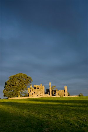 Bective Abbey, County Meath, Ireland; Sunrise over historic abbey Foto de stock - Con derechos protegidos, Código: 832-02255642