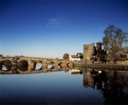 Burg und eine Brücke in Leighlinbridge, County Carlow, Irland Stockbilder - Lizenzpflichtiges, Bildnummer: 832-02252427