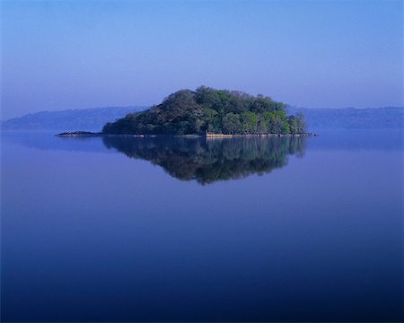 simsearch:832-03233688,k - The Island of Inisfree, From W.B. Yeats Poem, Lough Gill, Co Sligo, Ireland Stock Photo - Rights-Managed, Code: 832-02252512