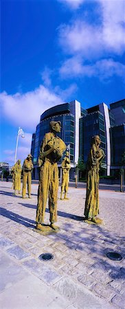 Dublin City, Custom House Docks, Famine Sculpture Foto de stock - Direito Controlado, Número: 832-02253645