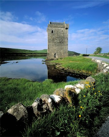 simsearch:832-03232311,k - Castle near a bay, Clew Bay, County Mayo, Republic Of Ireland Stock Photo - Rights-Managed, Code: 832-03232116