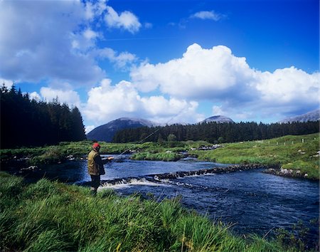 simsearch:832-03232240,k - Side profile of a man fly-fishing in a river, Connemara, County Galway, Republic Of Ireland Photographie de stock - Rights-Managed, Code: 832-03232240