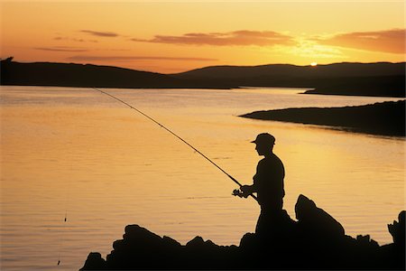 simsearch:832-03232240,k - Silhouette of a fisherman fishing on the coast, Roaring Water Bay, County Cork, Republic Of Ireland Photographie de stock - Rights-Managed, Code: 832-03232260