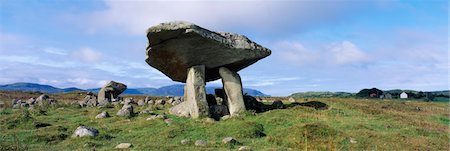 quoit - Low angle view of a rock structure, Kilclooney Dolmen, County Donegal, Republic Of Ireland Stock Photo - Rights-Managed, Code: 832-03232323