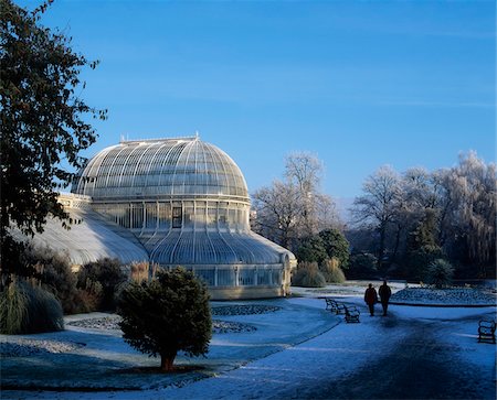 simsearch:832-03640127,k - Belfast Botanic Gardens dans la neige Photographie de stock - Rights-Managed, Code: 832-03232511