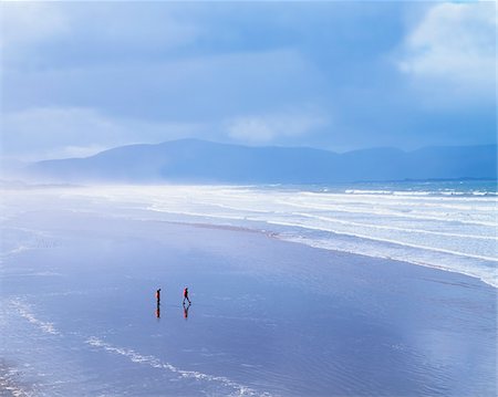 people walking in the distance - Inch Beach, Dingle Peninsula, Co Kerry, Ireland Stock Photo - Rights-Managed, Code: 832-03232671