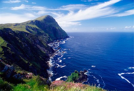 Knockmore Mountain, Clare Island, County Mayo, Ireland; Cliff along coast and ocean Foto de stock - Con derechos protegidos, Código: 832-03232901