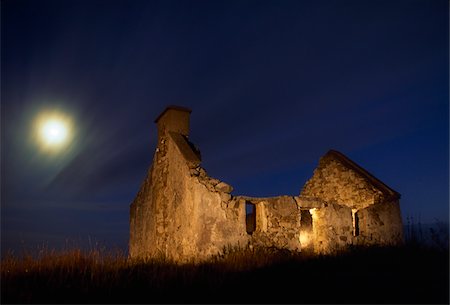 County Galway, Ireland; Cottage ruins Foto de stock - Con derechos protegidos, Código: 832-03232984