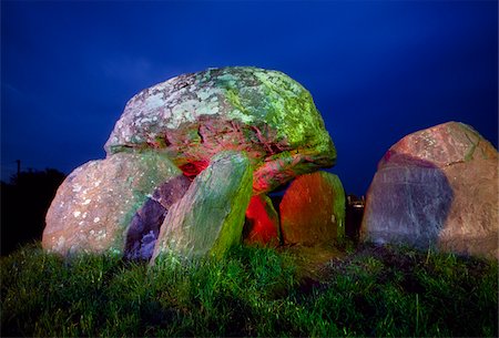 dolmen sligo - Carrowmore, comté de Sligo, Irlande ; Dolmens préhistoriques Photographie de stock - Rights-Managed, Code: 832-03233017