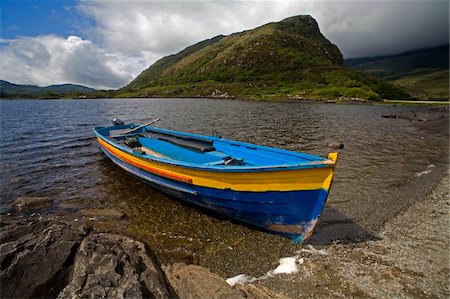 Obere See, Killarney Nationalpark, County Kerry, Irland, Boot am Ufer Stockbilder - Lizenzpflichtiges, Bildnummer: 832-03233206