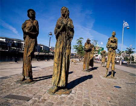 Famine sculpture, Dublin City, Ireland; Famous sculptures depicting Irish famine Foto de stock - Con derechos protegidos, Código: 832-03233304