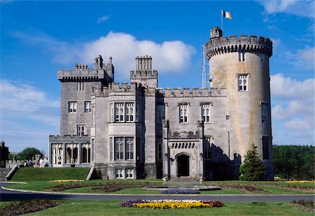 Dromoland Castle, Co Clare, Ireland; Dromoland Castle and hotel with gardens Foto de stock - Con derechos protegidos, Código: 832-03233440