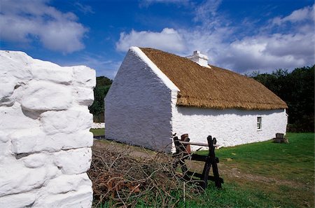 Muckross Traditional Farms, Killarney National Park, County Kerry, Ireland; Traditional Irish cottage Foto de stock - Con derechos protegidos, Código: 832-03233477