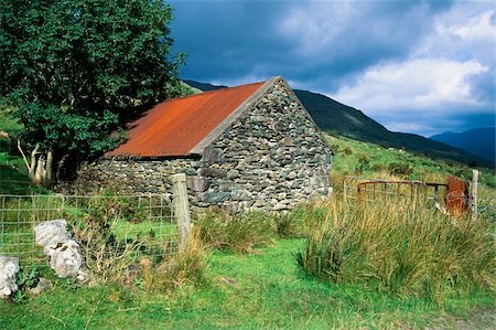 photos old barns - Black Valley, Killarney, County Kerry, Ireland; Old, traditional Irish barn Stock Photo - Rights-Managed, Code: 832-03233481