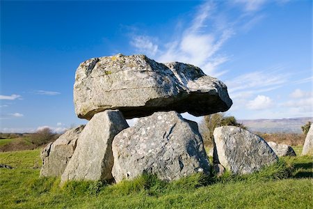 préhistorique - Carrowmore, Co Sligo, Irlande ; Tombe mégalithique à un paysage préhistorique de rituel Photographie de stock - Rights-Managed, Code: 832-03233694