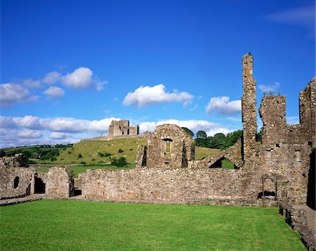 simsearch:832-03232311,k - Old ruins of an abbey with a castle in the background, Hore Abbey, Castle, County Tipperary, Republic Of Ireland Stock Photo - Rights-Managed, Code: 832-03358595