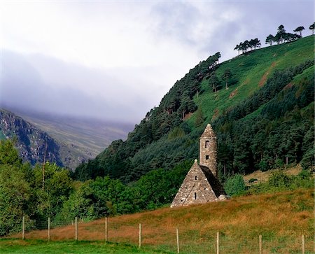 simsearch:832-02255642,k - Chapel of Saint Kevin at Glendalough, Glendalough, Co Wicklow, Ireland Fotografie stock - Rights-Managed, Codice: 832-03358615