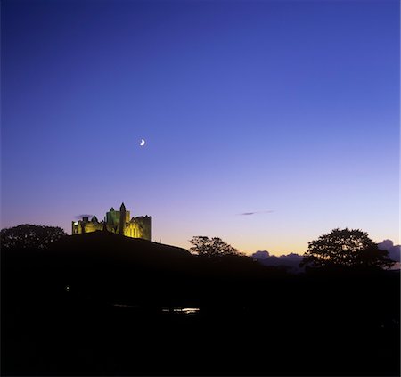 simsearch:832-03233643,k - Silhouette of a castle on the cliff of a mountain, Rock Of Castle, Republic Of Ireland Stock Photo - Rights-Managed, Code: 832-03358692