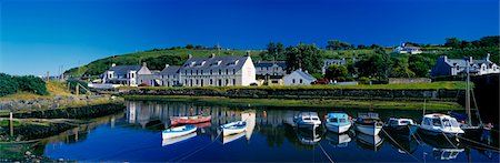 simsearch:400-03933433,k - High angle view of boats moored at a harbor, Cushendun Harbor, County Antrim, Northern Ireland Fotografie stock - Rights-Managed, Codice: 832-03358719