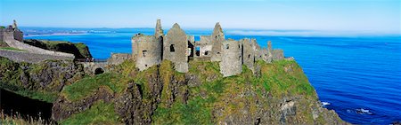 simsearch:832-03232311,k - Castle on a cliff, Dunluce Castle, County Antrim, Northern Ireland Stock Photo - Rights-Managed, Code: 832-03358731