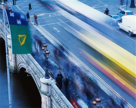 Dublin, Irlande ; Circulation et des piétons sur le pont o ' Connell Photographie de stock - Rights-Managed, Code: 832-03358818