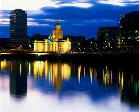 dublin and night - Customs House et Liberty Hall, la rivière Liffey, Dublin, Irlande Photographie de stock - Rights-Managed, Code: 832-03358839