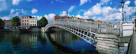 stone bridge - Ha'penny Bridge & River Liffey, Dublin, Ireland Stock Photo - Rights-Managed, Code: 832-03358990