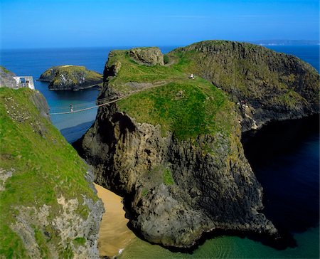 pont suspendu - Carrick-a-Rede Rope Bridge, Co Antrim, Irlande Photographie de stock - Rights-Managed, Code: 832-03359085