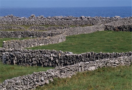 simsearch:832-03640410,k - Aran Islands, Co Galway, Ireland; View of a stone wall Stock Photo - Rights-Managed, Code: 832-03359269