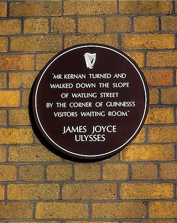 placa (conmemorativa) - Watling Street, Dublin, Co Dublin, Ireland; Plaque Noting Scene In Ulysses Foto de stock - Con derechos protegidos, Código: 832-03639585