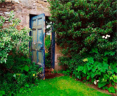 edelstein - Greenfort, Co. Donegal, Irland; Tor der ummauerten (Tempel) Garten im Sommer Stockbilder - Lizenzpflichtiges, Bildnummer: 832-03639775