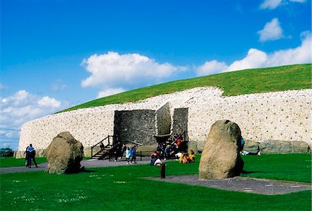 Newgrange, Co Meath, Irlande ; Une des tombes préhistoriques Passage du Bru Na Boinne complexe Photographie de stock - Rights-Managed, Code: 832-03639792