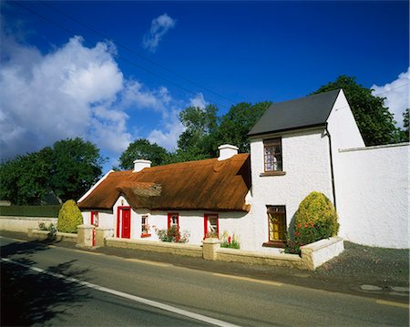 Thatched Cottage, Near Easky, Co Sligo, Ireland Foto de stock - Con derechos protegidos, Código: 832-03639841