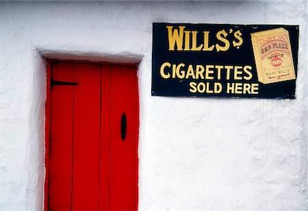 simsearch:832-03640200,k - Julianstown Inn, comté de Meath, Irlande ; Auberge avec publicité de Cigarette Photographie de stock - Rights-Managed, Code: 832-03640198