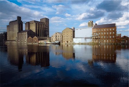 simsearch:832-03640260,k - Grand Canal, Co Dublin, Ireland; Transportation Canal With Buildings In The Distance Stock Photo - Rights-Managed, Code: 832-03640241