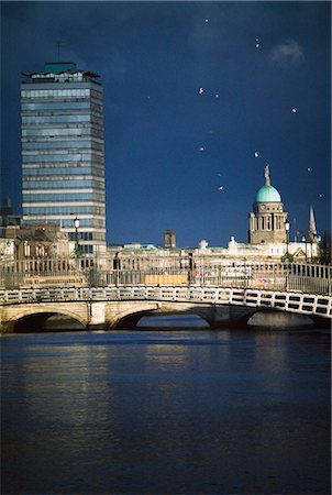 Dublin, Co Dublin, Ireland, River Liffey And Ha'penny Bridge Stock Photo - Rights-Managed, Code: 832-03640271