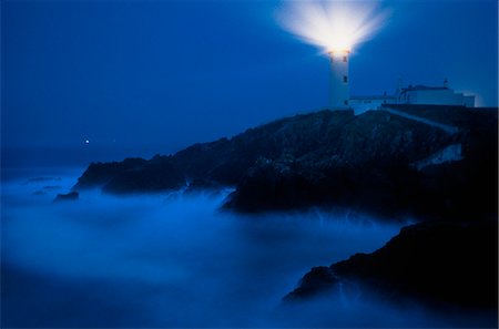 Lighthouse Beacon At Night Stock Photo - Rights-Managed, Code: 832-03640323