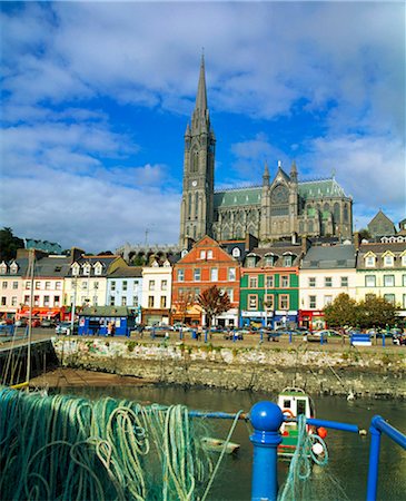 St. Colman's Dom, Cobh, Co. Cork, Irland;Hafenblick mit Kathedrale im Hintergrund Stockbilder - Lizenzpflichtiges, Bildnummer: 832-03640589