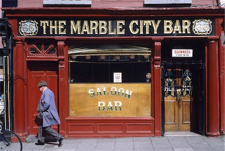 Traditional Pub Exterior, Kilkenny, County Kilkenny, Ireland Foto de stock - Con derechos protegidos, Código: 832-03640710