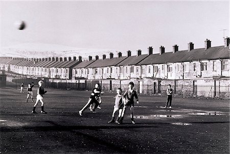 Belfast, Children Playing, Ardoyne North Belfast, Foto de stock - Con derechos protegidos, Código: 832-03640787