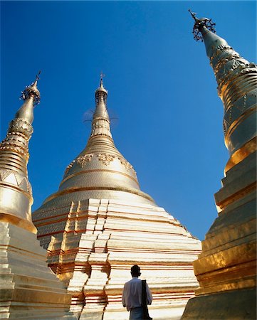 shwe dagon pagoda yangon myanmar - Man at the gilded pagoda of Shwe Dagon, Rangoon, Myanmar Stock Photo - Rights-Managed, Code: 832-03724135