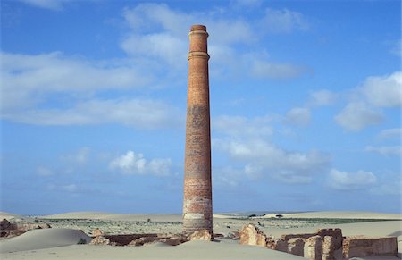 Chimney stack on Boavista Island Foto de stock - Con derechos protegidos, Código: 832-03724297