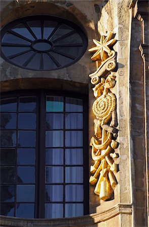 Window of Le Cornet building in the Grand Place, Close Up Stock Photo - Rights-Managed, Code: 832-03724322