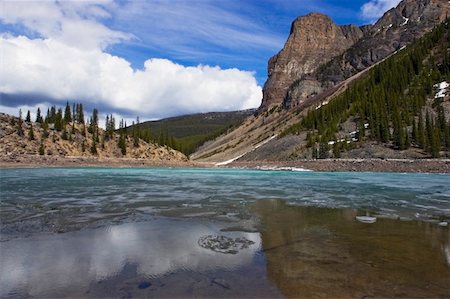 Breaking ice on Moraine Lake. Foto de stock - Con derechos protegidos, Código: 832-03724466