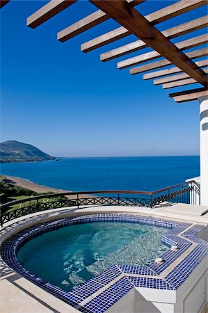 Coastal view and pergola over swimming pool, Part of the Adonis & Aphrodite-Suite, Anassa-Hotel, Thonos Hotels, Cyprus Foto de stock - Con derechos protegidos, Código: 832-03724507