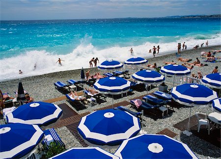 riviera france - People on beach with umbrellas, elevated view Foto de stock - Con derechos protegidos, Código: 832-03724554