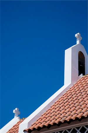 simsearch:832-03724870,k - Whitewashed church and blue sky Foto de stock - Direito Controlado, Número: 832-03724960