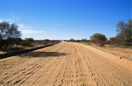 Chemin de terre sur Anna Creek Station Photographie de stock - Rights-Managed, Code: 832-03723777