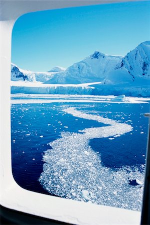 south shetland islands - Vue de glace dans le chenal Neumayer de fenêtre de bateau Photographie de stock - Rights-Managed, Code: 832-03723798
